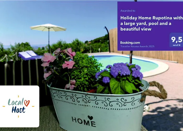 Holiday Home Rupotina With A Large Yard, Pool And A Beautiful View