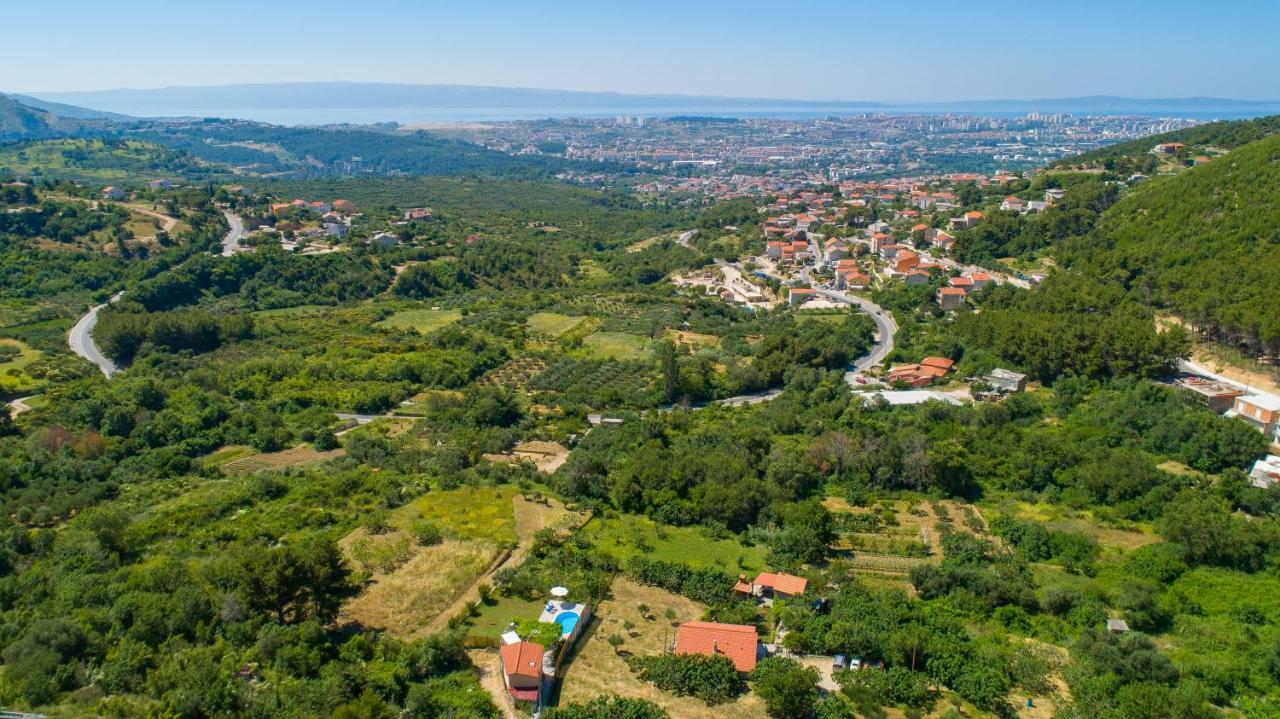Rupotina With A Large Yard, Pool And A Beautiful View Vakantiehuis Solin