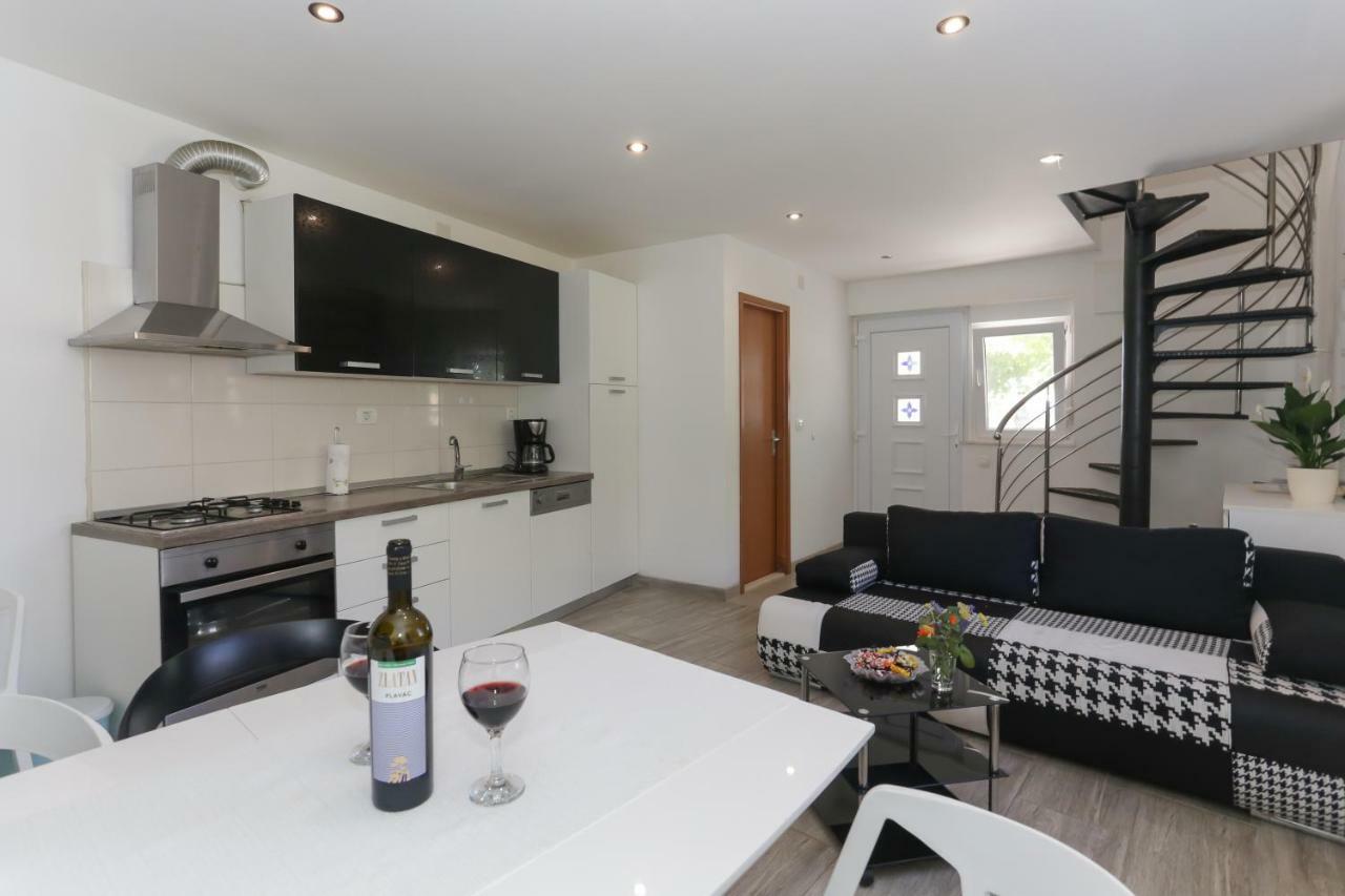 Vakantiehuis Rupotina With A Large Yard, Pool And A Beautiful View *