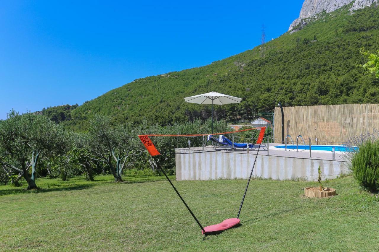 Rupotina With A Large Yard, Pool And A Beautiful View Solin